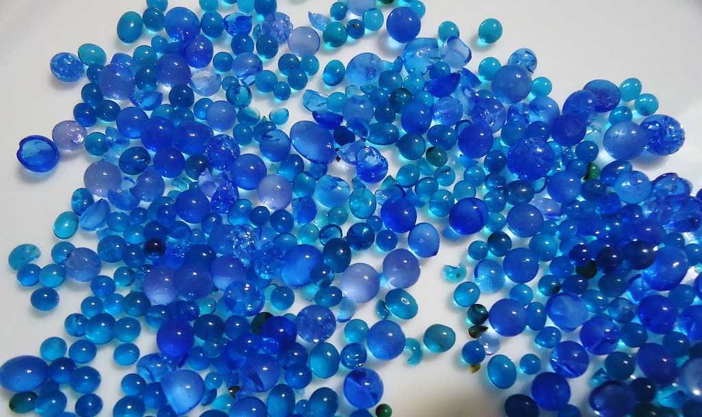 Blue beads of silica gel